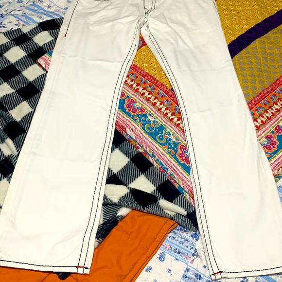 TRUE RELIGION JEANS - Picture 16 of 16